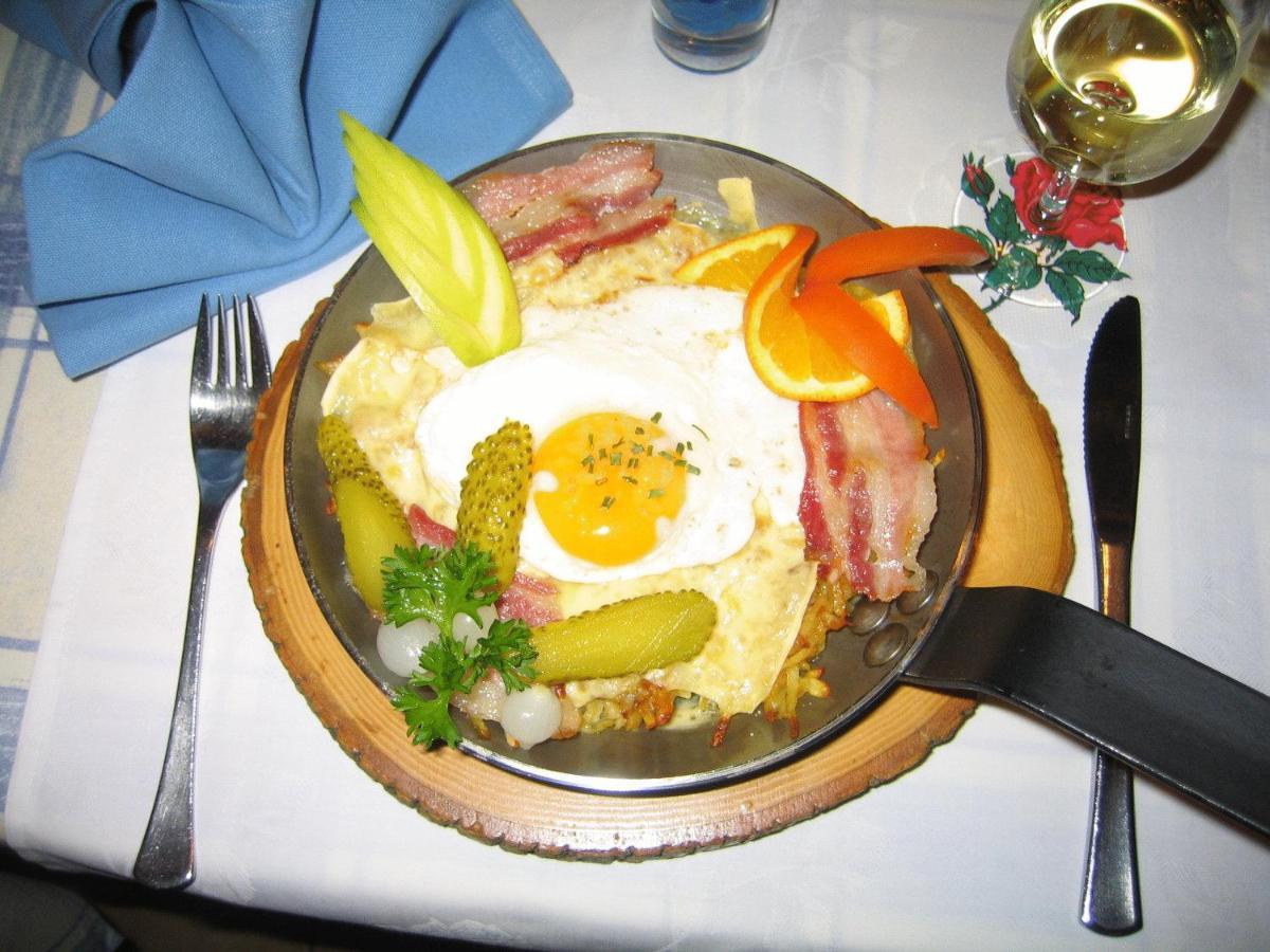 Hotel Baergsunnu Saas-Grund Luaran gambar
