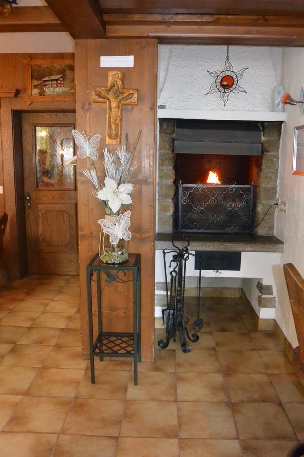 Hotel Baergsunnu Saas-Grund Luaran gambar