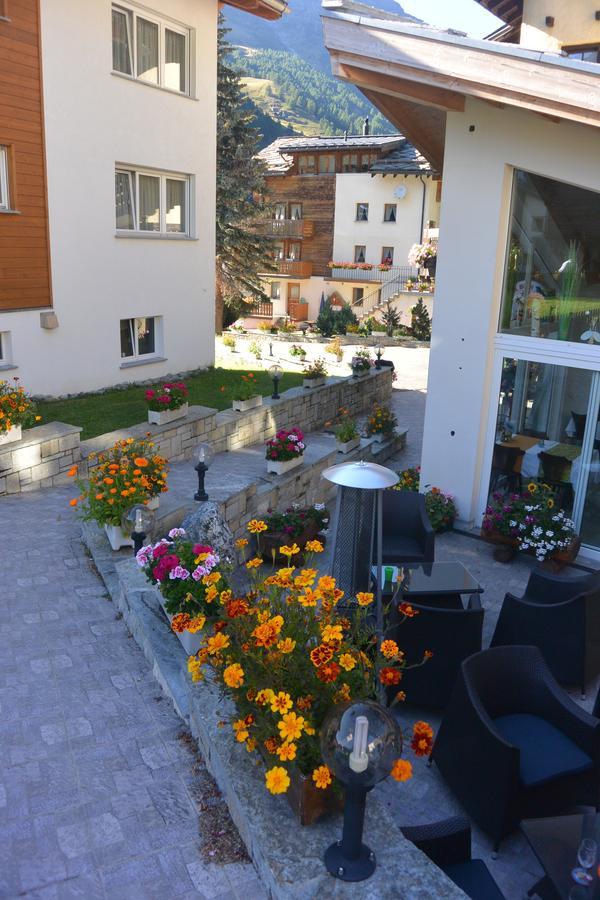 Hotel Baergsunnu Saas-Grund Luaran gambar