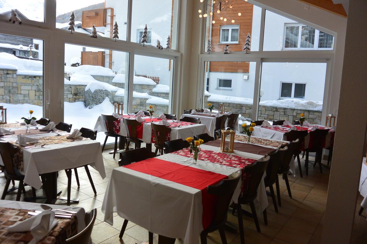Hotel Baergsunnu Saas-Grund Luaran gambar