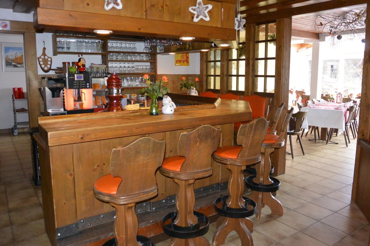 Hotel Baergsunnu Saas-Grund Luaran gambar