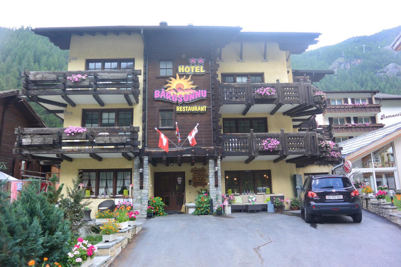 Hotel Baergsunnu Saas-Grund Luaran gambar