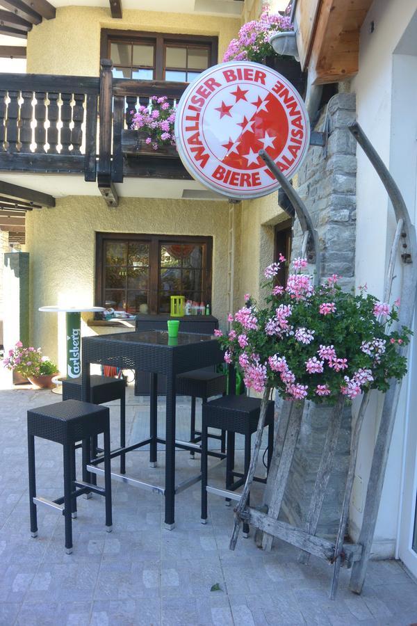 Hotel Baergsunnu Saas-Grund Luaran gambar